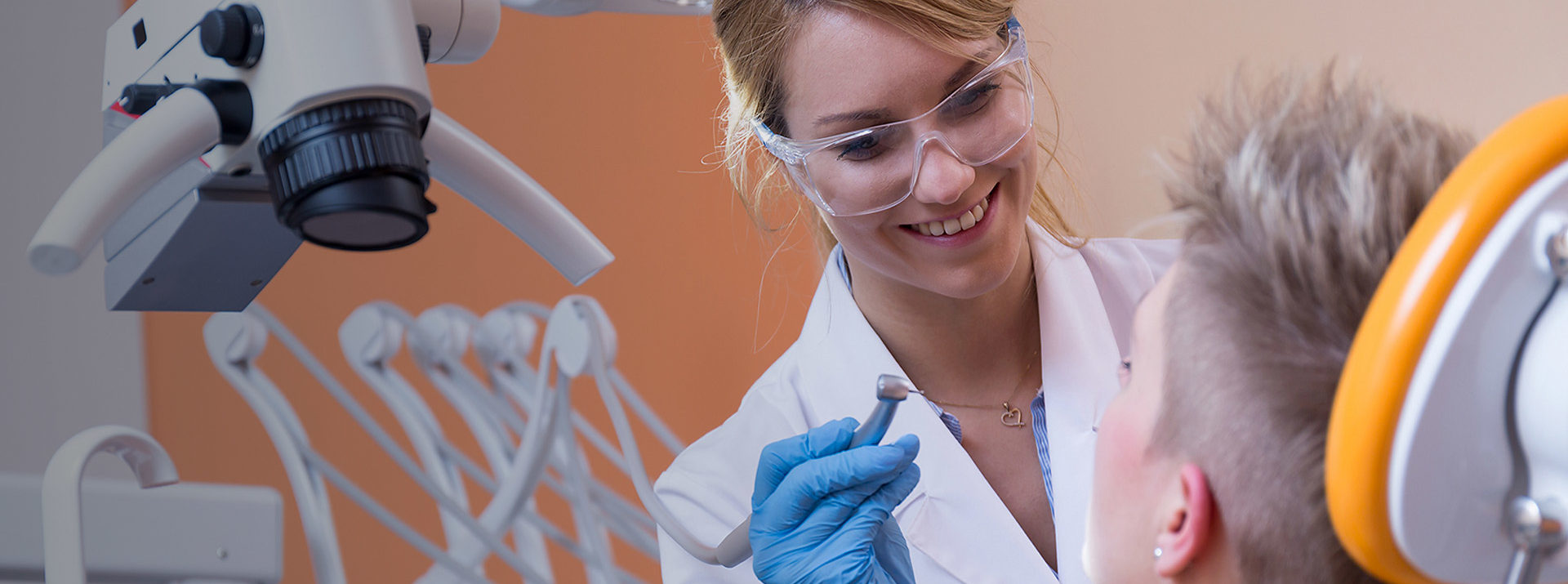 Aktuelle Zahnheilkunde für Jung und Alt